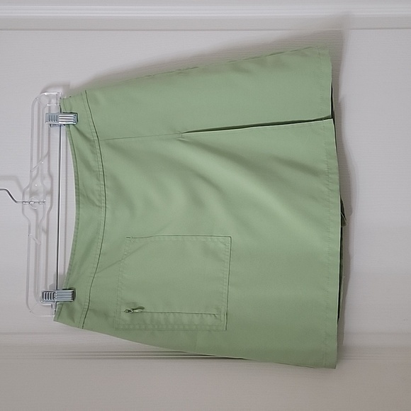 IZOD Size 6 Celery Green Golf, Tennis, Pickleball Skort, Faux Wrap, X-Tra Dry - Picture 1 of 9